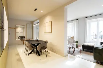 Zona de estar de Luxurious 2BD Apartment in Justicia
