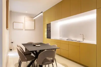 Una cocina o zona de cocina en Luxurious 2BD Apartment in Justicia