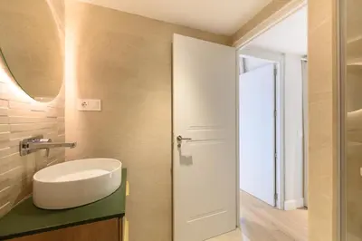 Un baño de Acogedora vivienda en La Latina, una de las zonas más emblemáticas del centro de Madrid ENC132