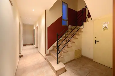 Plano de Apartamento con 2 dormitorios, 2 baños y sofá cama ideal para familias en Madrid Temporal CAR1012