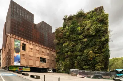 Edificio en el que se encuentra el apartamento