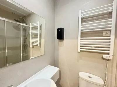 Un baño de Retiro Residence Tulipán