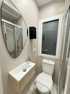 Un baño de Retiro Residence Clavel