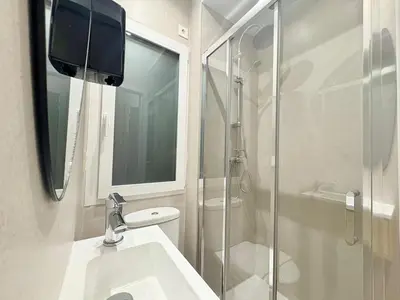Un baño de Retiro Residence Clavel