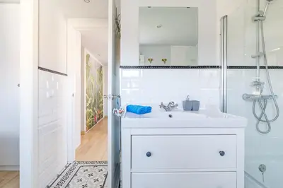 Un baño de Oasis with private pool in Madrid