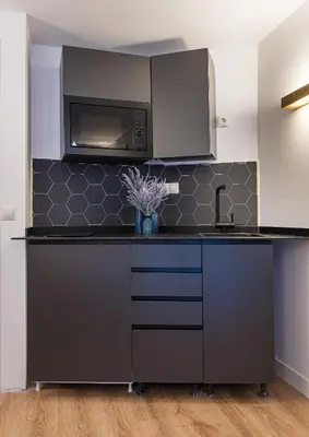 Una cocina o zona de cocina en ºººIM La Latina-City Centre-WiFi-AC-SmartTVººº