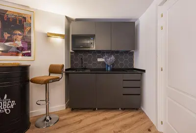 Una cocina o zona de cocina en ººººIM La Latina-City Centre-WiFi-AC-SmartTVºººº
