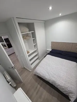 Cama o camas de una habitación en Habitación privada con baño compartido en Madrid