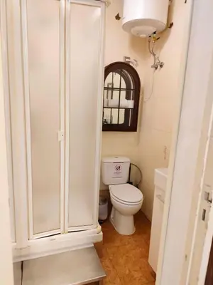 Un baño de Estudio luminoso en plaza de España by beBalmy
