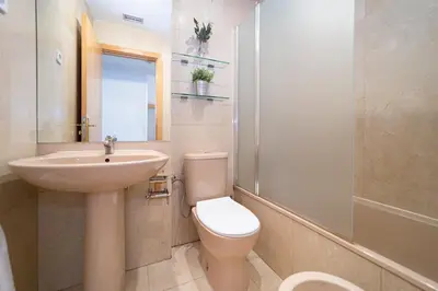 Un baño de Apartamentos Plaza de España