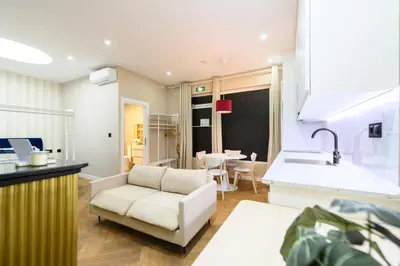 Zona de estar de Acogedor estudio interior con todas las comodidades en el centro de Madrid NDA11BII