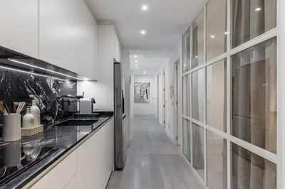 Una cocina o zona de cocina en Apartamento Boutique Retiro II - Alojamiento corta estancia