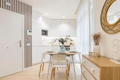 Una cocina o zona de cocina en GuestReady - Modern and Cozy studio in Madrid