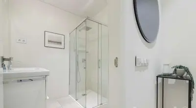 Un baño de Warm 1BR in the Vibrant Chueca Neighborhood
