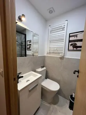 Un baño de Dreamy 1BR with Great Balconny