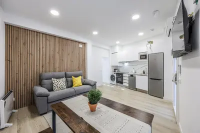 Una cocina o zona de cocina en Elegant Space for Your Madrid Stay