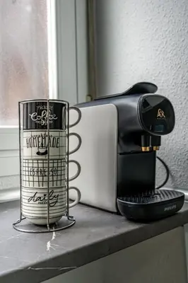 Utensilios para hacer té y café en Puerta del Angel, reformado, acogedor, junto al río, 8 minutos al centro