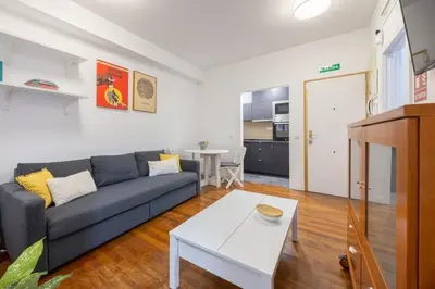 Una cocina o zona de cocina en Suites Toro La Latina -AH