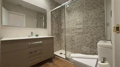 Un baño de Comfort in the financial heart of Madrid - María Panes