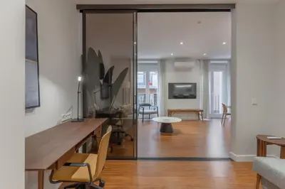 Una televisión o centro de entretenimiento en Wide Stylish-1Bedroom 1Bathroom -Las Letras