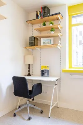 Biblioteca en el apartamento
