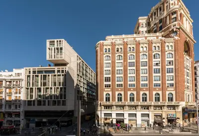 Edificio en el que se encuentra el apartahotel