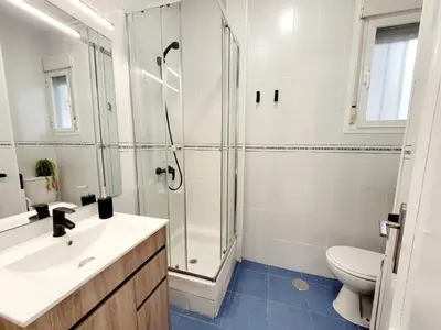 Un baño de Bonito piso céntrico a 2 estaciones de Gran Vía