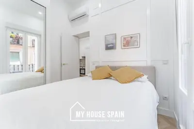 Plano de MyHouseSpain - Encantador piso en Malasaña