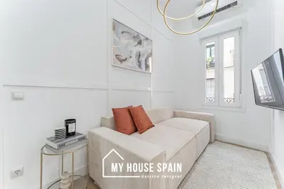 Plano de MyHouseSpain - Encantador piso en Malasaña
