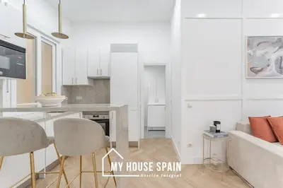Plano de MyHouseSpain - Encantador piso en Malasaña