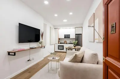Una televisión o centro de entretenimiento en Madrid Tortosa Hub