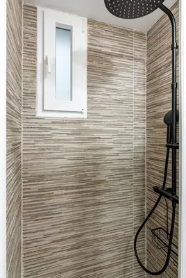 Un baño de Madrid Tortosa Hub