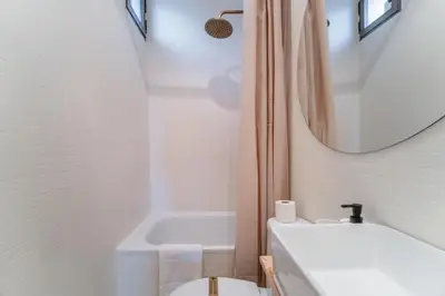 Un baño de Modern bright - 2 Bedrooms 1 Bathroom -Lavapiés