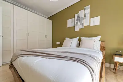Cama o camas de una habitación en Modern & Stylish Apt Plz Mayor La Latina