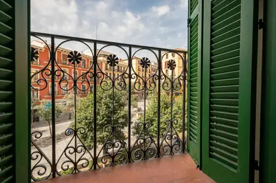 Un balcón o terraza de Habitación privada en Lavapiés