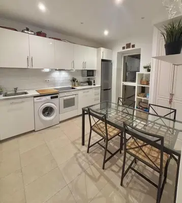 Una cocina o zona de cocina en Apartamento centro Madrid - Justicia