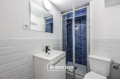 Un baño de MyHouseSpain - Cómodo y espacioso apartamento