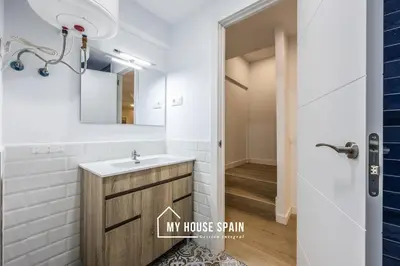 Un baño de MyHouseSpain - Cómodo y espacioso apartamento