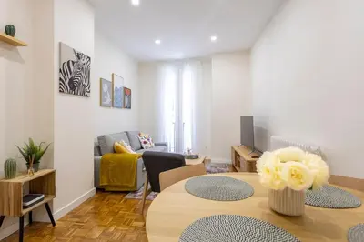Zona de estar de New apartment in Cascorro square Madrid center