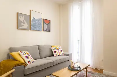 Zona de estar de New apartment in Cascorro square Madrid center