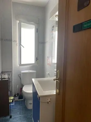 Un baño de Private Rooms Madrid El Retiro