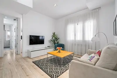 Plano de Parliament View Apartamento de Gran Lujo 6 Pax en Las Cortes