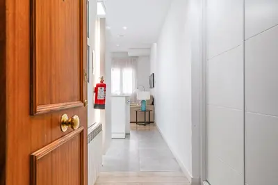 Plano de Parliament View Apartamento de Gran Lujo 6 Pax en Las Cortes