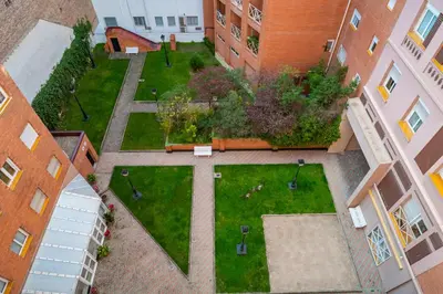 Jardín al aire libre en Bright cozy - 2 Bdrs 2 Baths -Barrio Salamanca