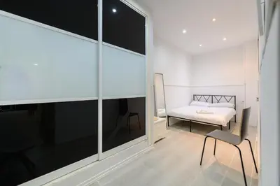 Cama o camas de una habitación en PEL300I Piso de 1 dormitorio en el Centro de Madrid