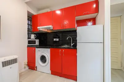Una cocina o zona de cocina en PEL300I Piso de 1 dormitorio en el Centro de Madrid