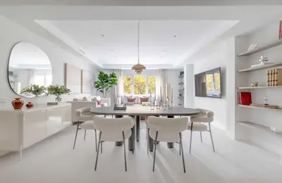 Plano de Moderno y acogedor apartamento en Chamberí