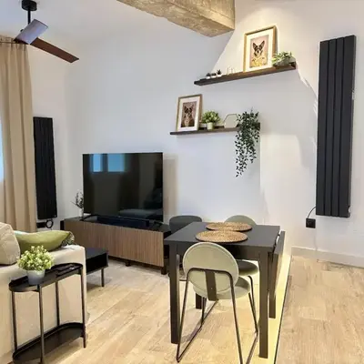 Cozy apartment in Quince de Mayo by beBalmy