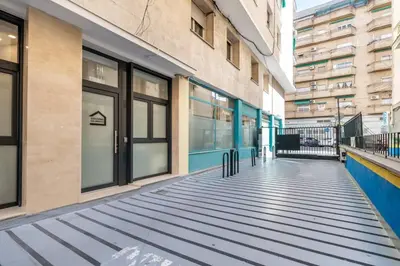 Edificio en el que se encuentra el hostal o pensión