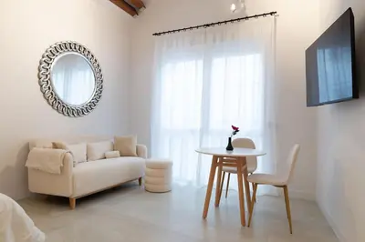 Una televisión o centro de entretenimiento en Genial lugar en Madrid castizo